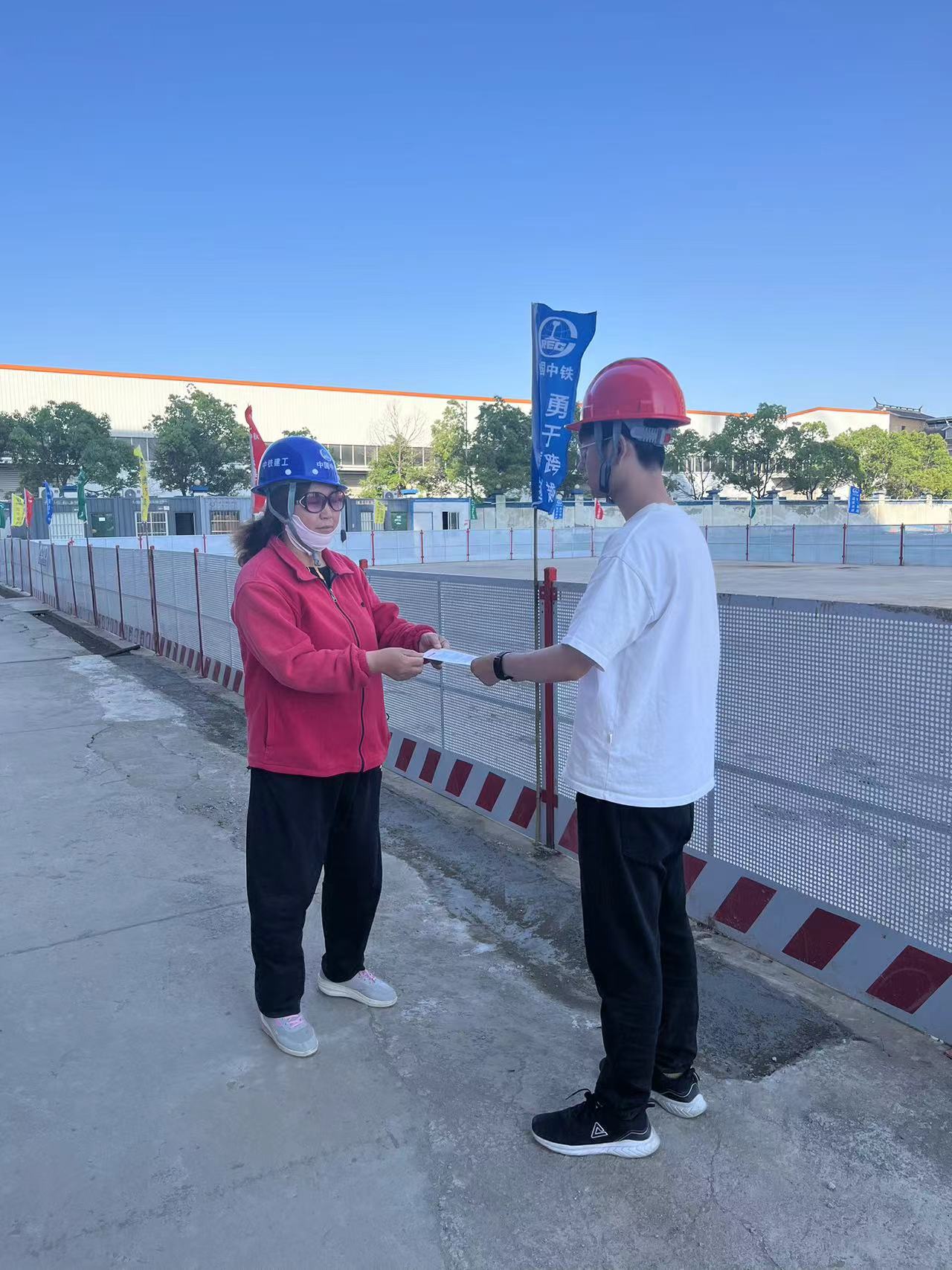 誠信文化宣傳進工地”活動 (1).jpg